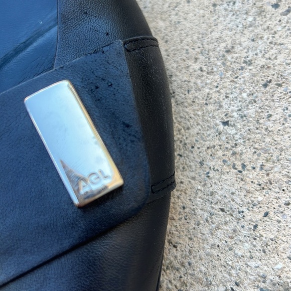 AGL Women's Black Leather Pointy Toe Flats with Silver Detail Size 42 / 12 - Picture 3 of 12